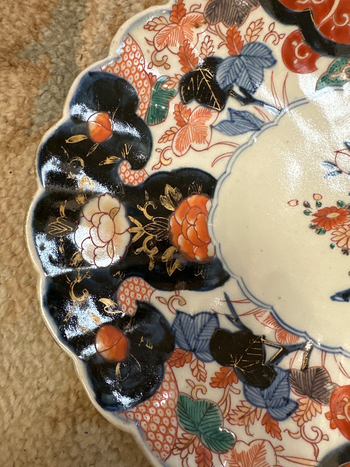 Ovoid Scalloped Edge Imari Plate