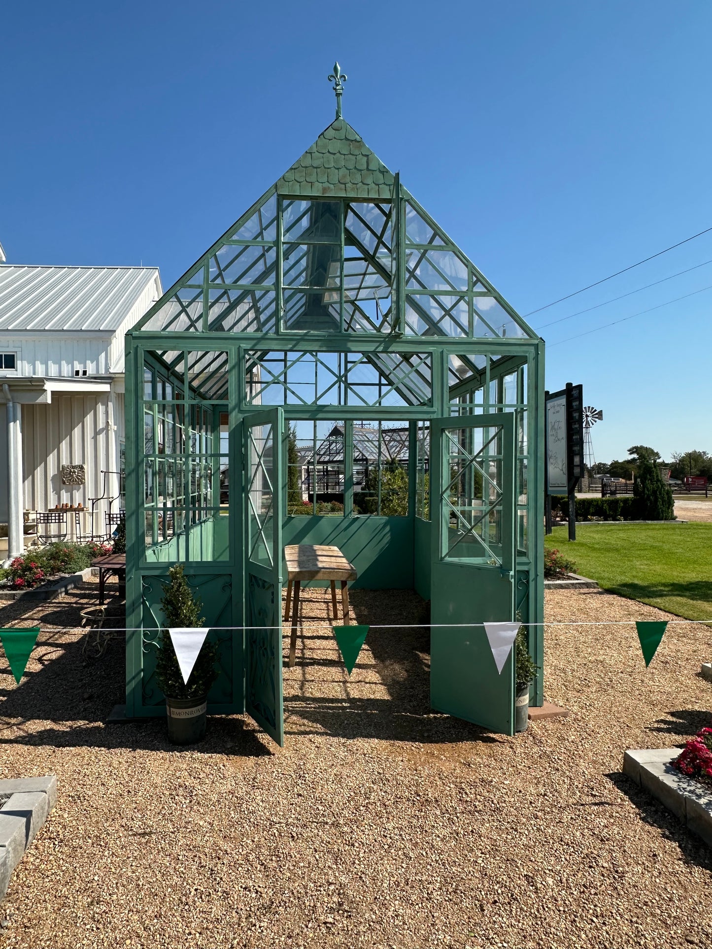 Maison Verte – Artisan Greenhouse (146 sq ft)