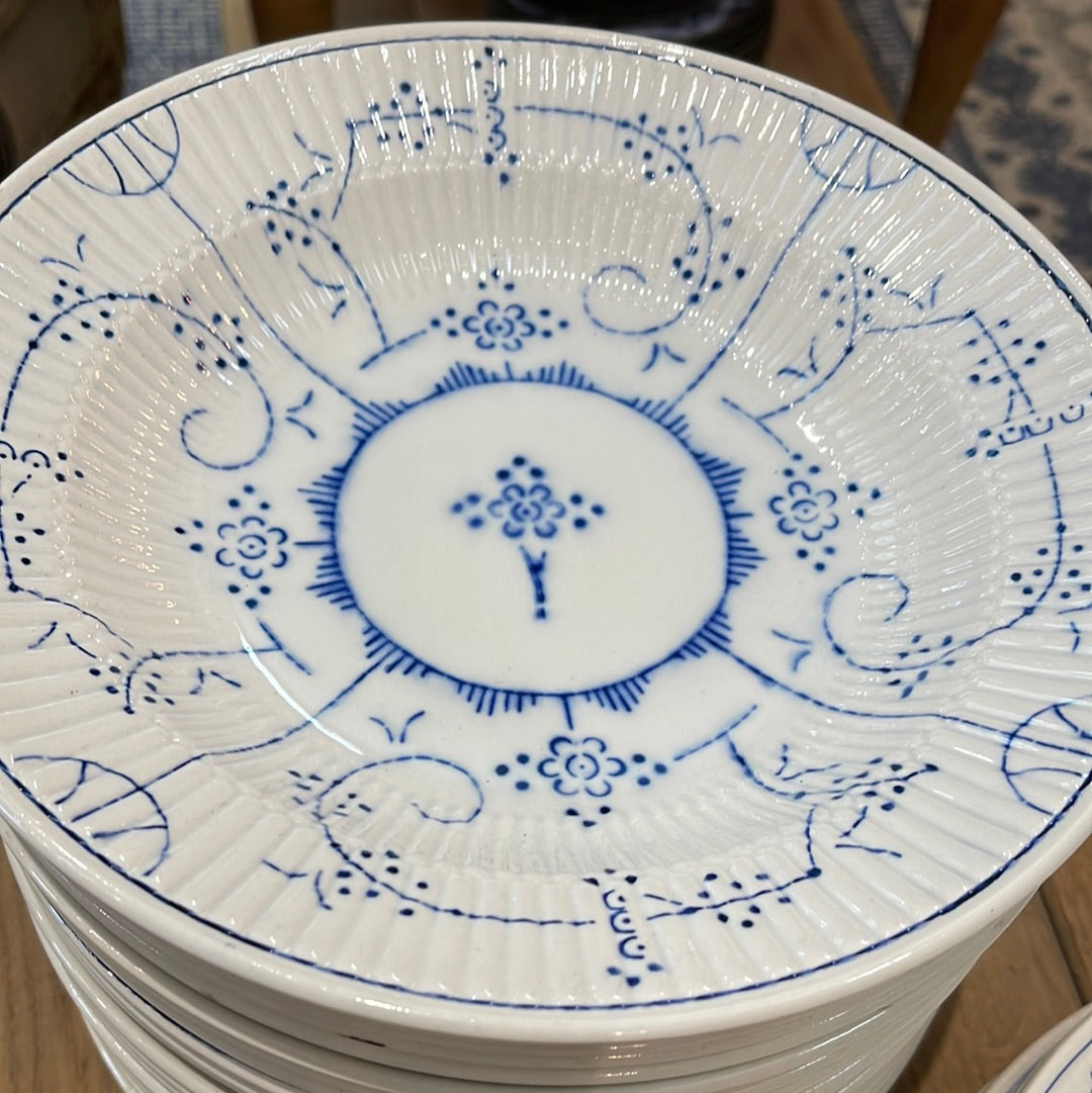 Villeroy & Boch Blue and White China Bowls 9.5” AS-IS