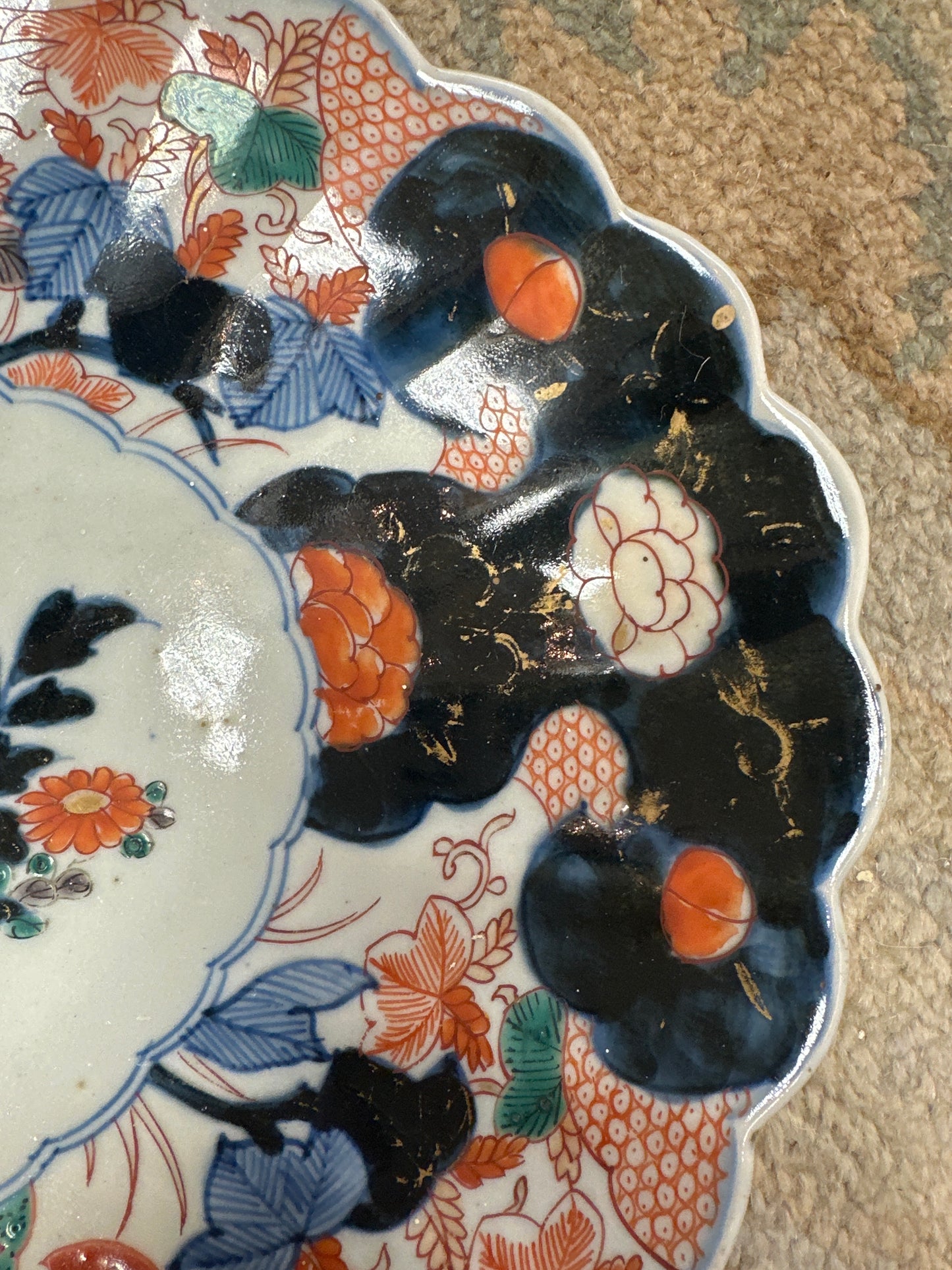 Ovoid Scalloped Edge Imari Plate