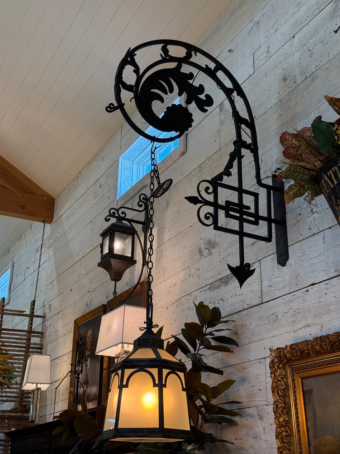 Ornamental Metal Corbel