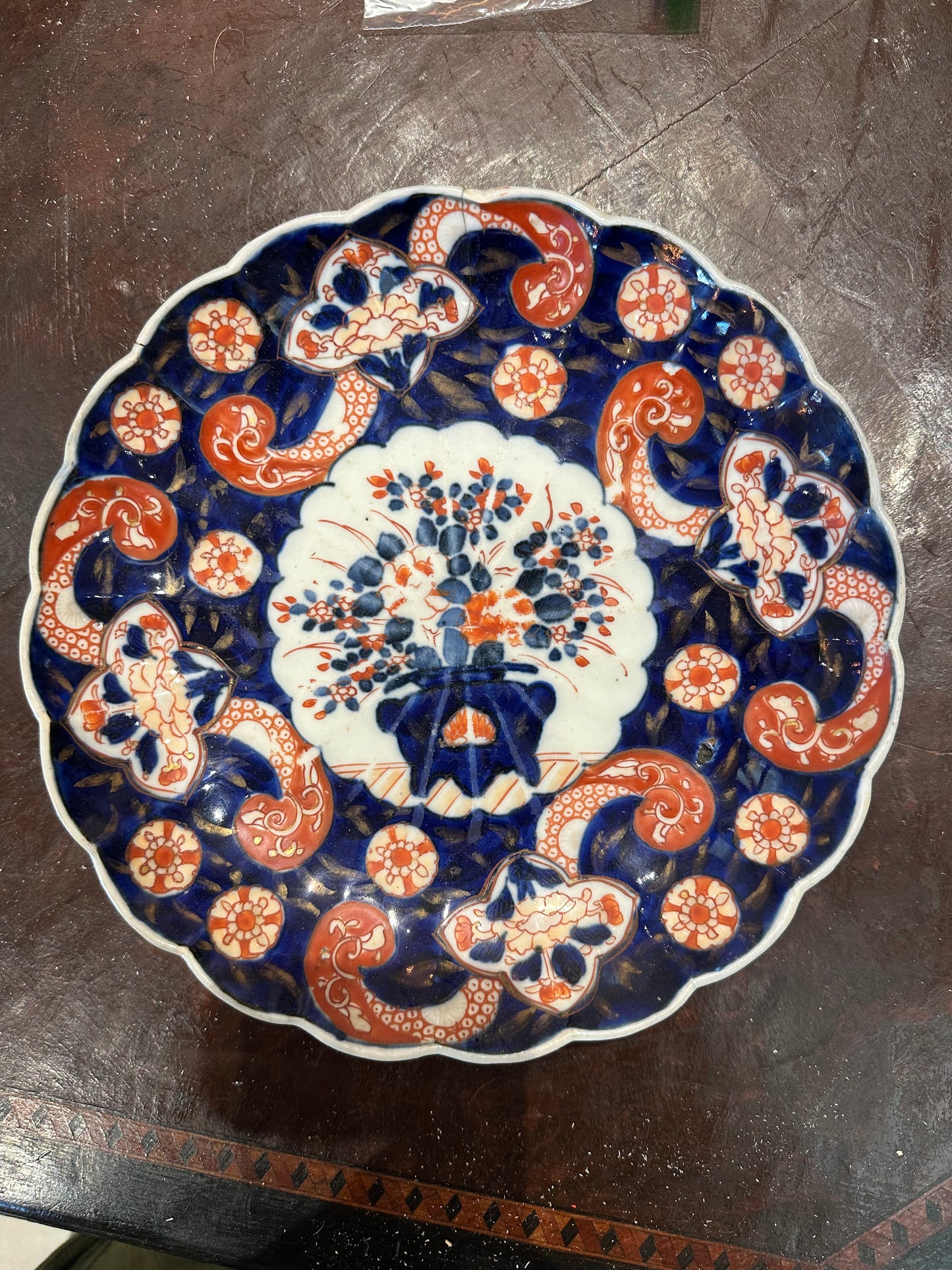 Antique Japanese Imari Plate with Scalloped Edge – Floral Vase Motif