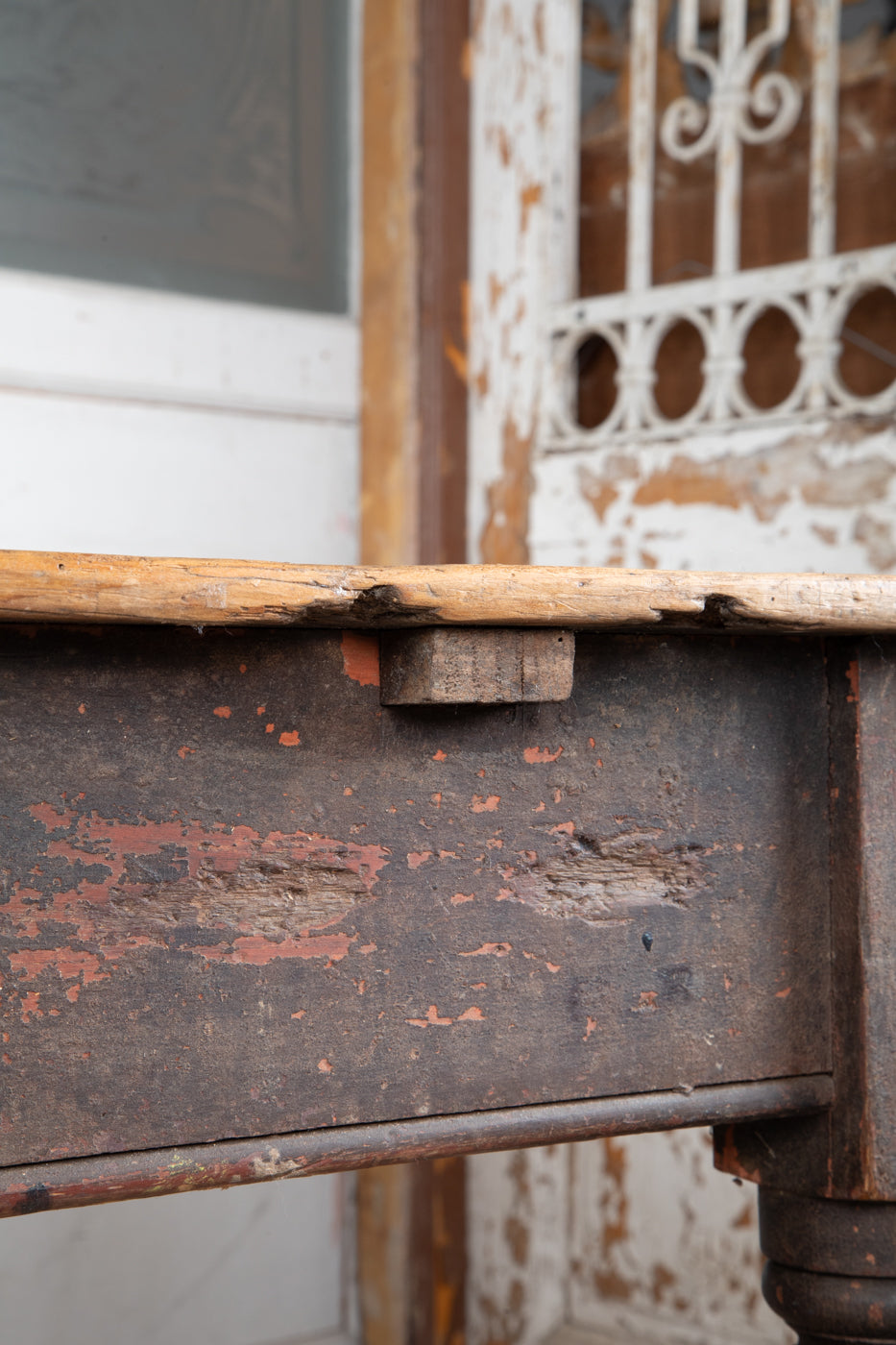 French Oak Coffee Table with Turned Legs and Drawer