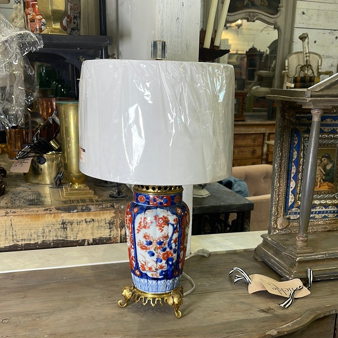 Vintage Imari Lamp with golden inner shade
