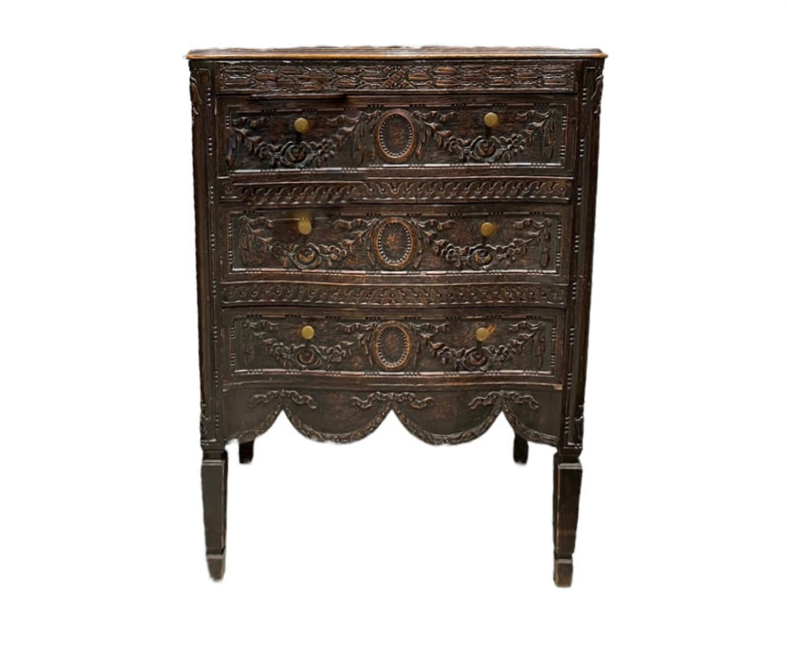 Small 3 drawer Chest of Drawers
