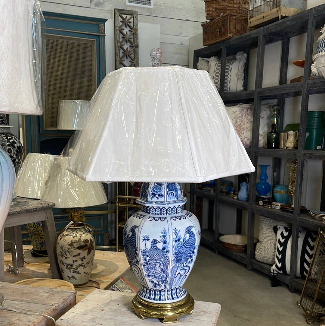 Blue and White Bird Ginger Lamp