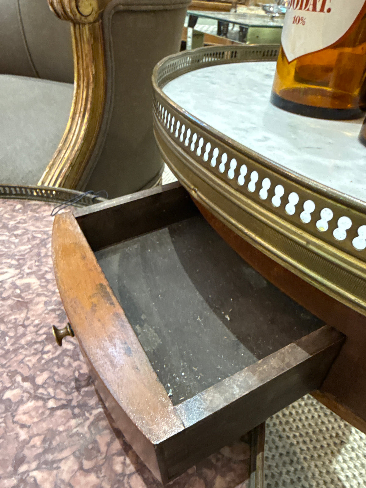 Round Marble Top Bouliette table