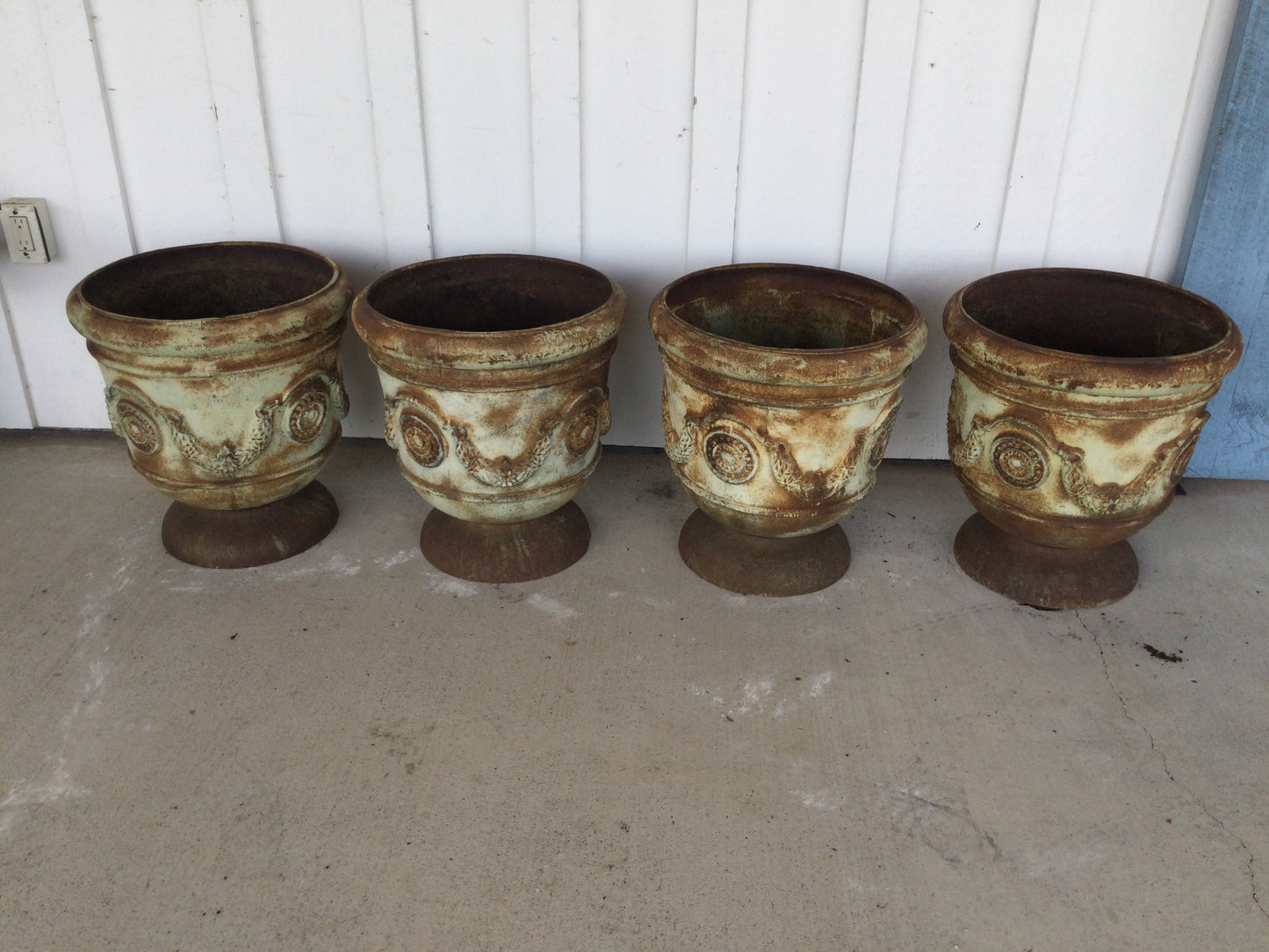 Cast Iron Urn - Redish