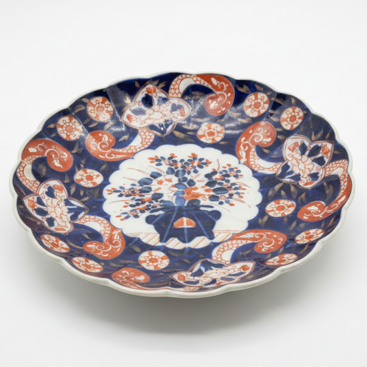 Antique Japanese Imari Plate with Scalloped Edge – Floral Vase Motif