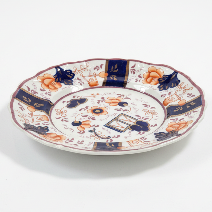 Antique English Imari-Style Cake Plate – Scalloped Edge, Cobalt & Iron Red