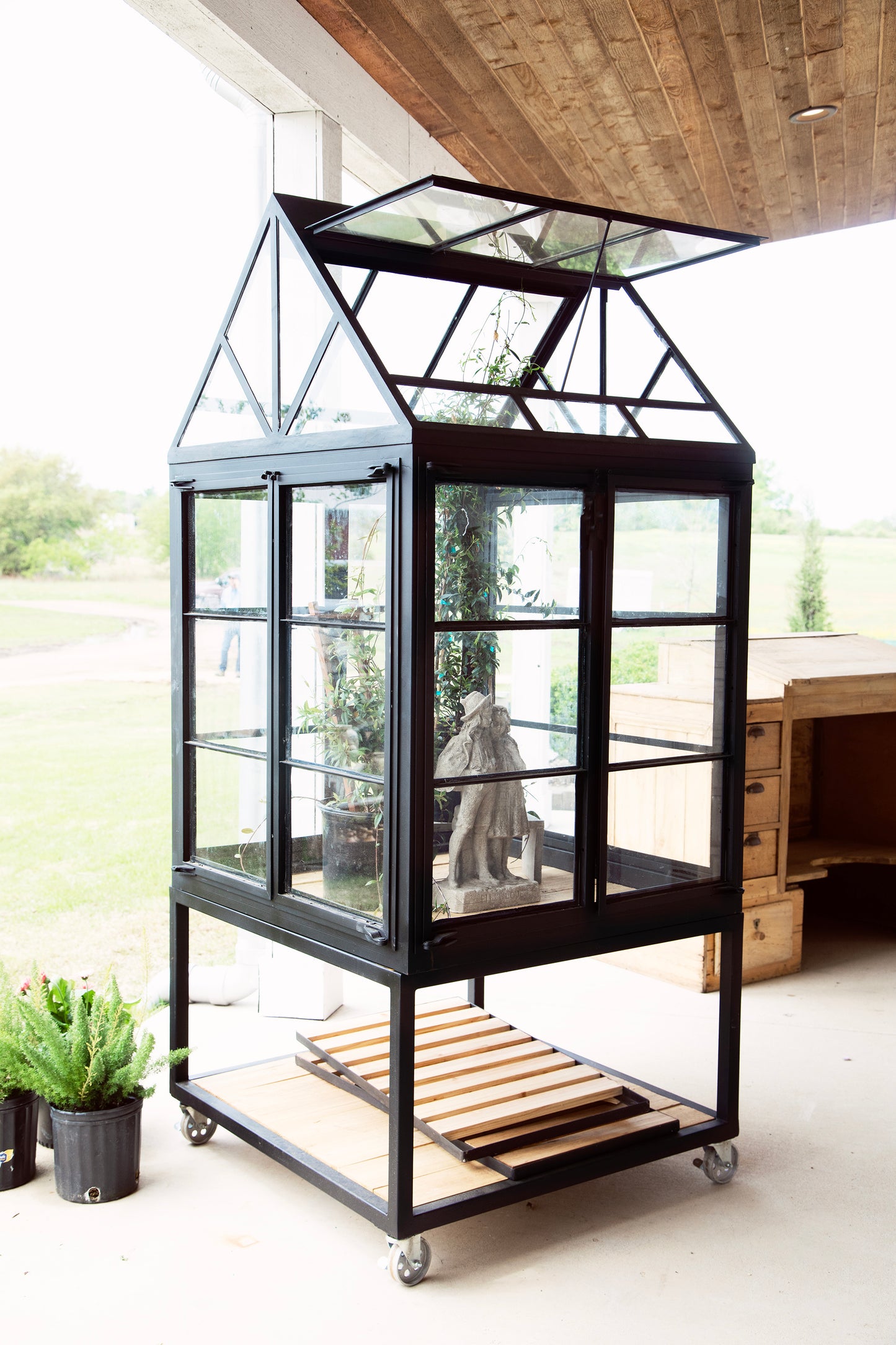 Urban Elegance Greenhouse