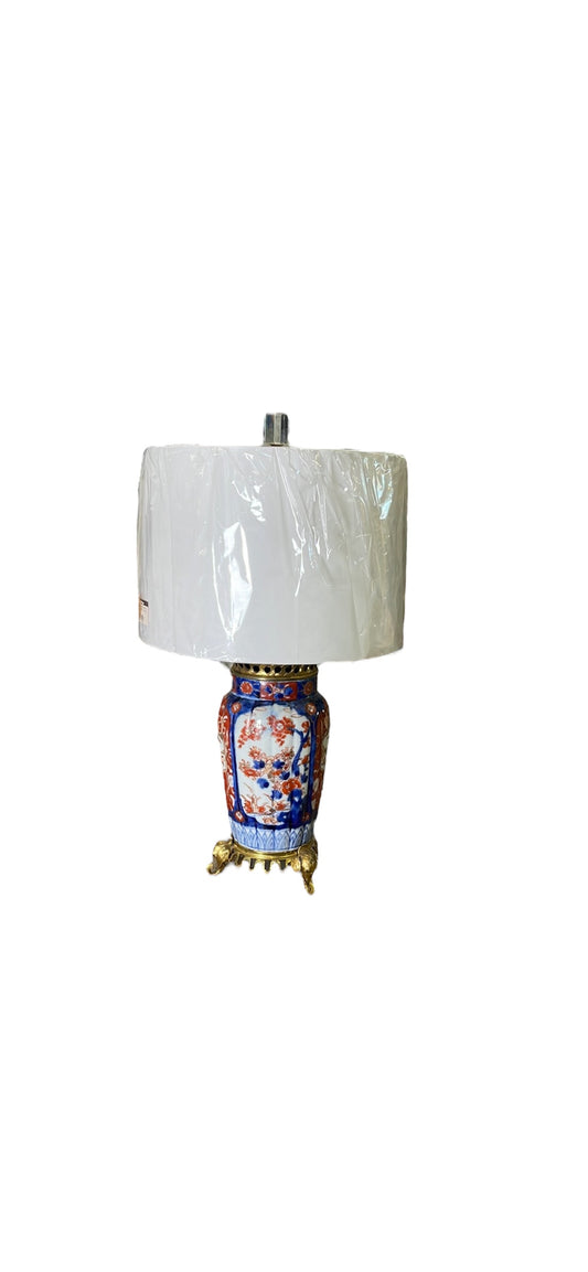 Vintage Imari Lamp with golden inner shade