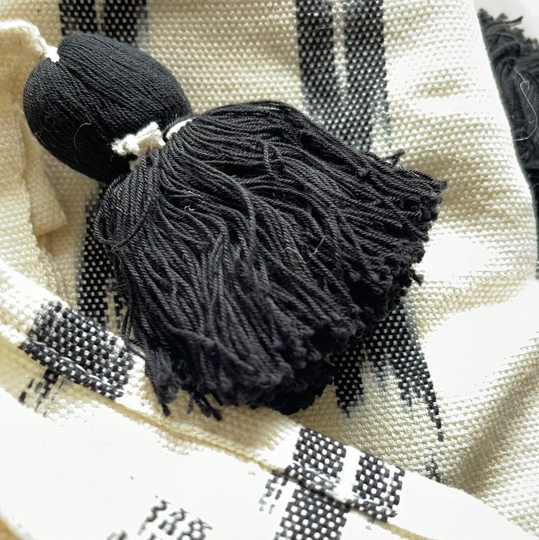 Serpentina White and Black - The White Barn Antiques
