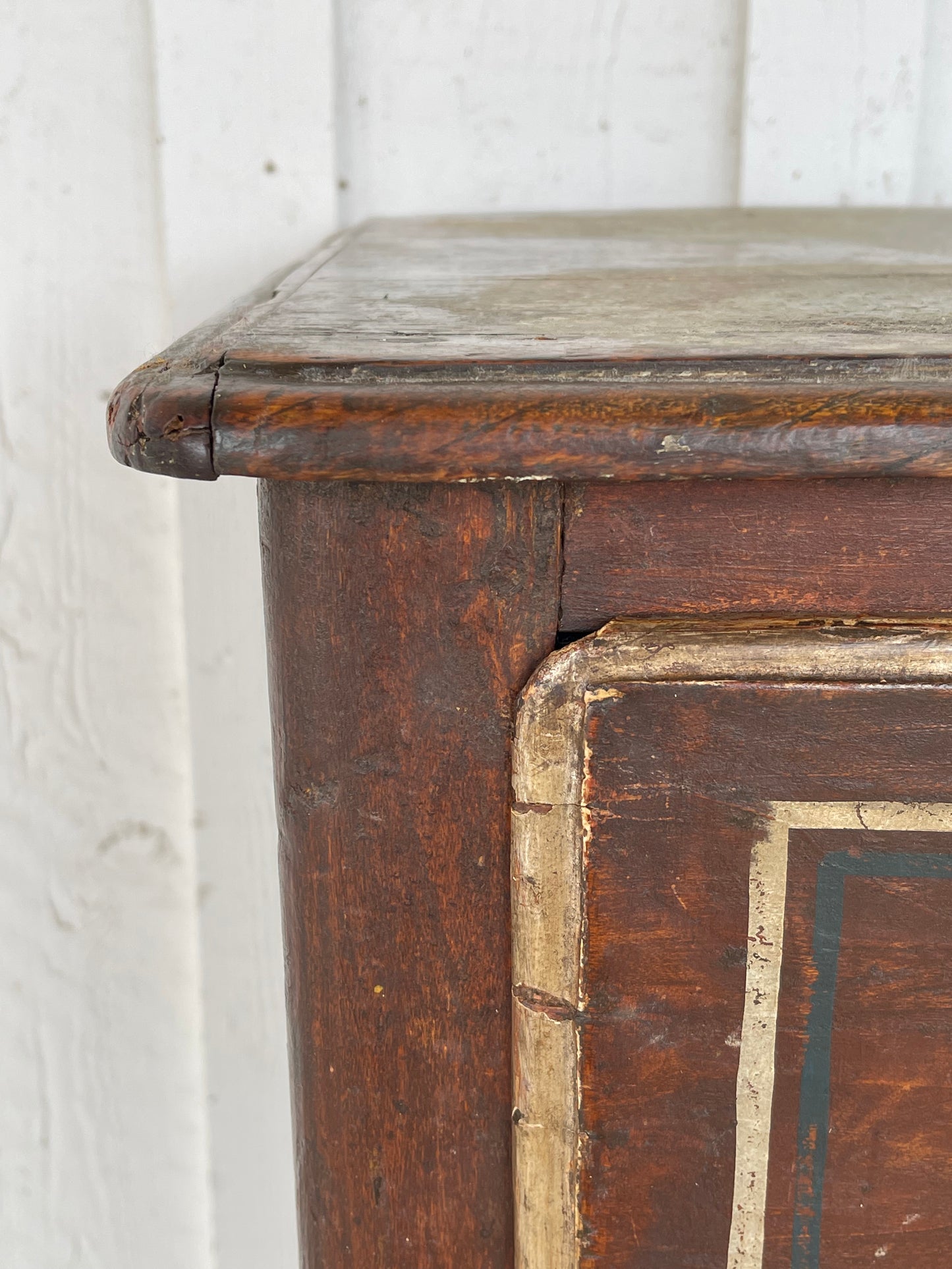 Chest of Drawers with 3 drawers Tuscany 1750 - The White Barn Antiques