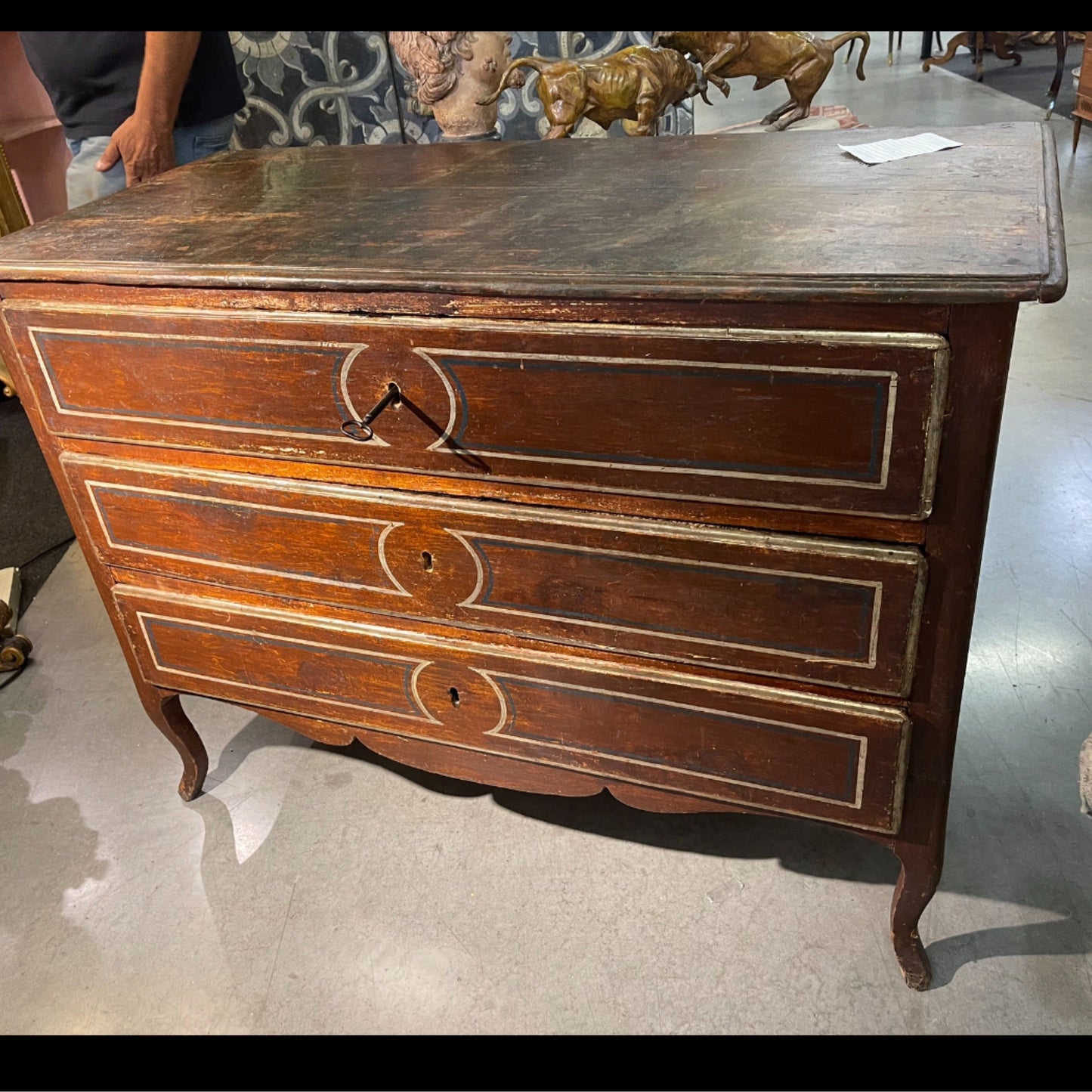 Chest of Drawers with 3 drawers Tuscany 1750 - The White Barn Antiques